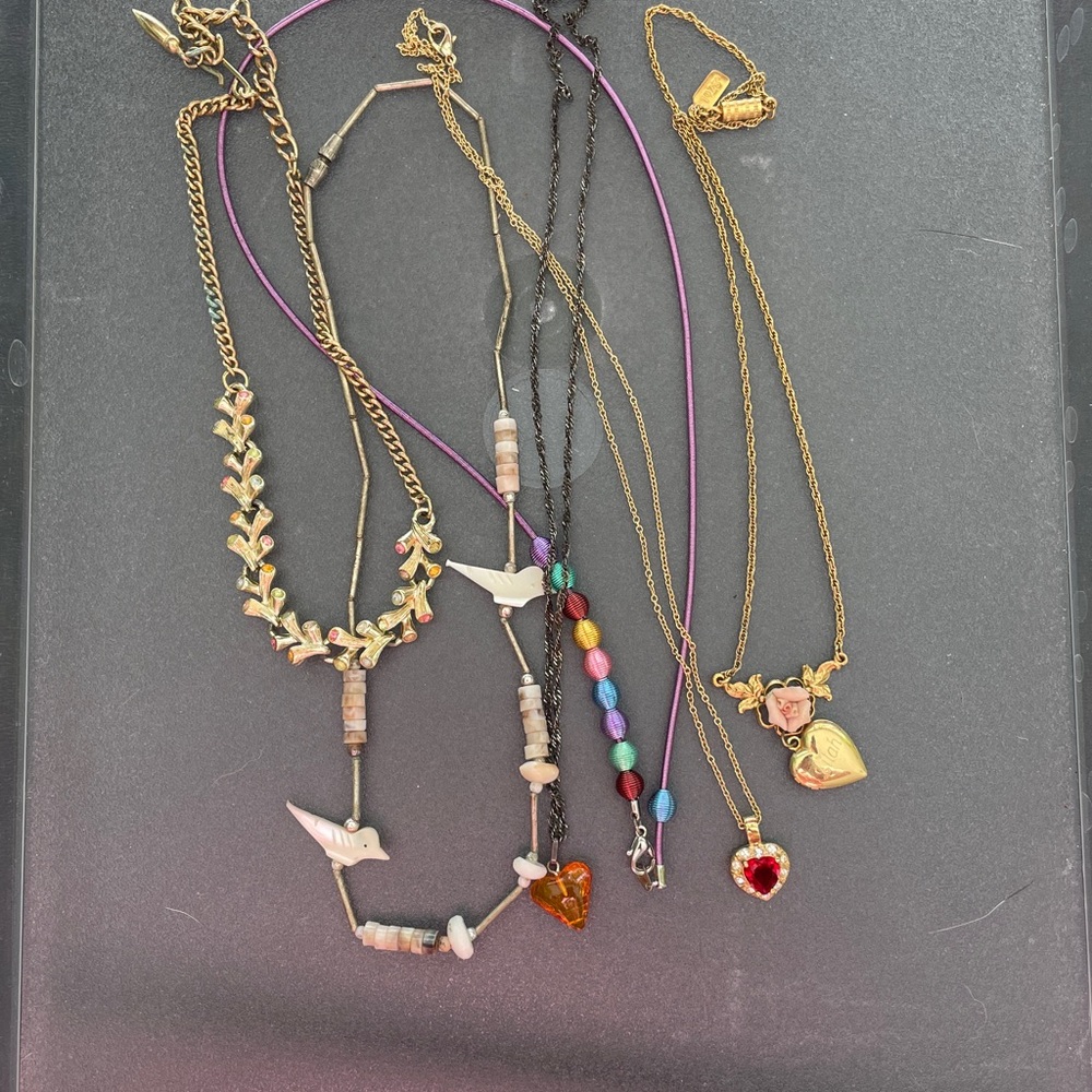 Nice bundle girl’s necklaces. Very sweet. Excellent condition.